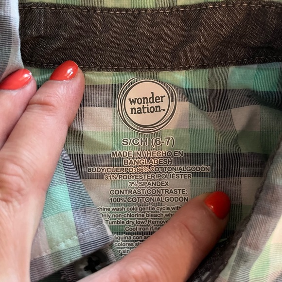 ❤️ 2 for$5❤️ Boys shorts sleeve button down - Picture 2 of 2